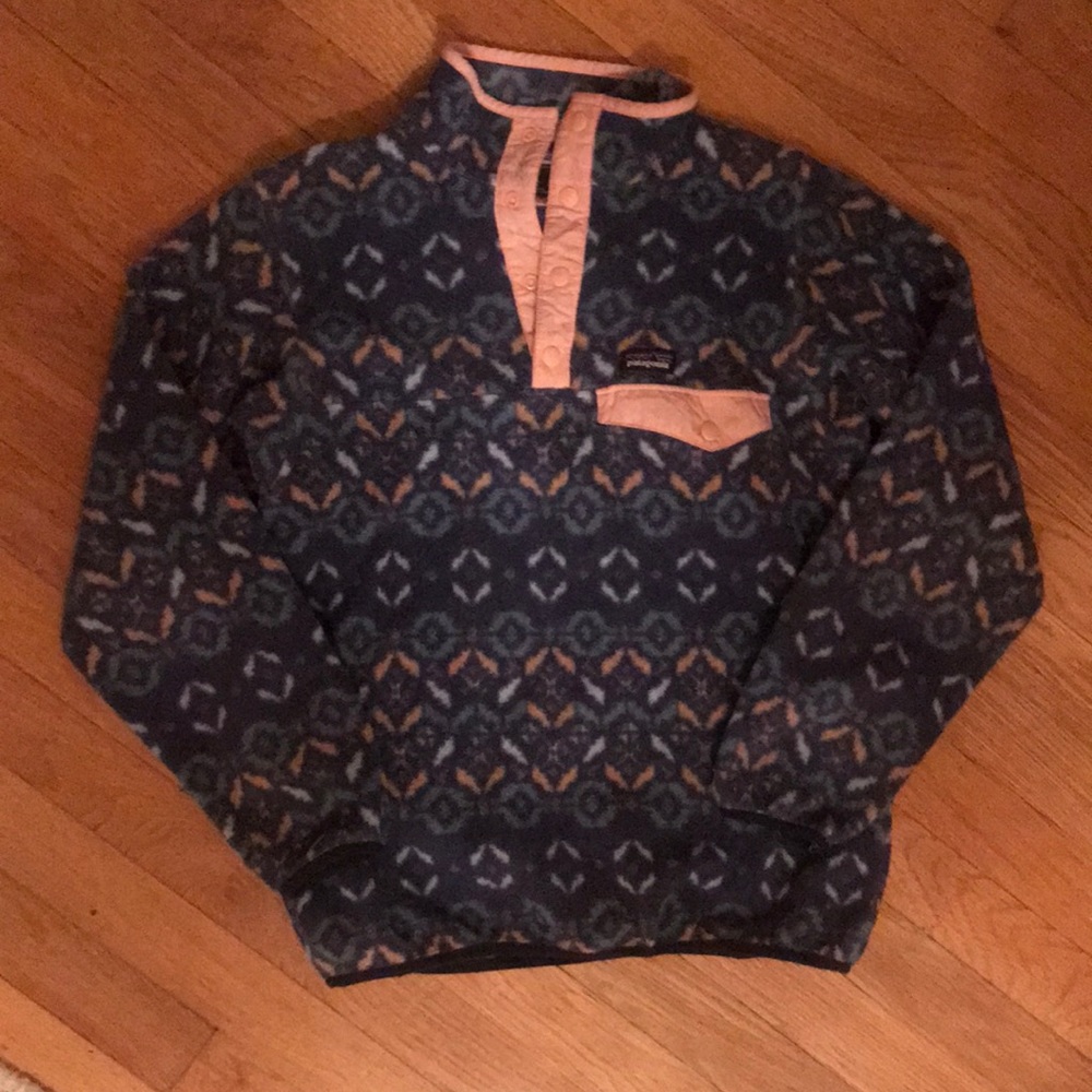 Girls size XL(14) dark blue patterned Patagonia synchilla jacket